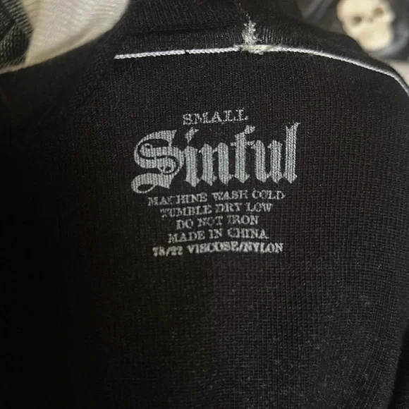 Y2K SINFUL black and gray acid wash bell sleeve hoodie with gem red rose - Picture 11 of 11